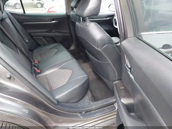 4T1G11AK2MU569301 2021 TOYOTA CAMRY - Image 8