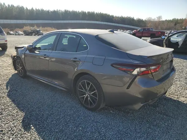 4T1G11AK2MU570948 2021 TOYOTA CAMRY - Image 2