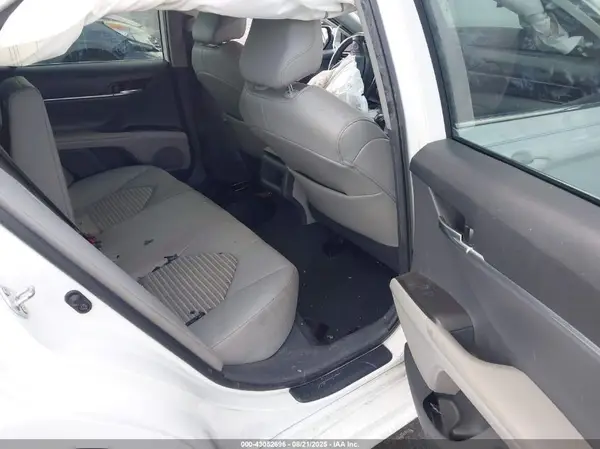 4T1G11AK2MU572053 2021 TOYOTA CAMRY - Image 8