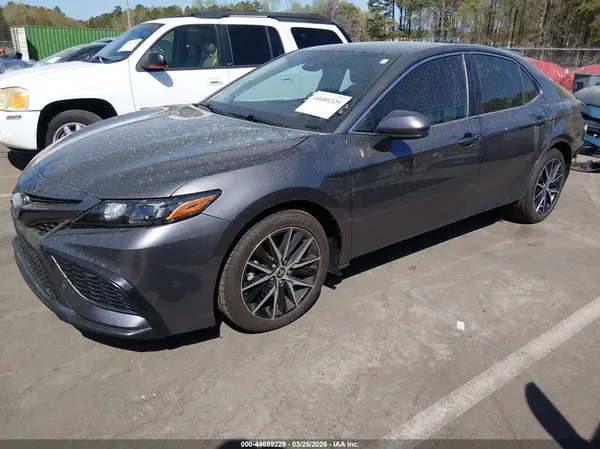 4T1G11AK2MU572120 2021 TOYOTA CAMRY - Image 2