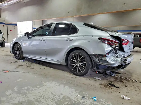 4T1G11AK2MU579889 2021 TOYOTA CAMRY - Image 2