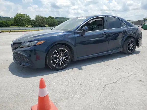 4T1G11AK2MU580427 2021 TOYOTA CAMRY - Image 1