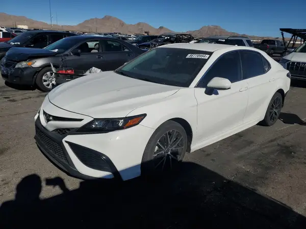 4T1G11AK2MU580668 2021 TOYOTA CAMRY - Image 1