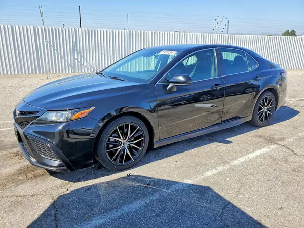 4T1G11AK2MU581030 2021 TOYOTA CAMRY - Image 1