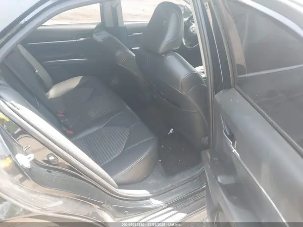 4T1G11AK2MU581240 2021 TOYOTA CAMRY - Image 8