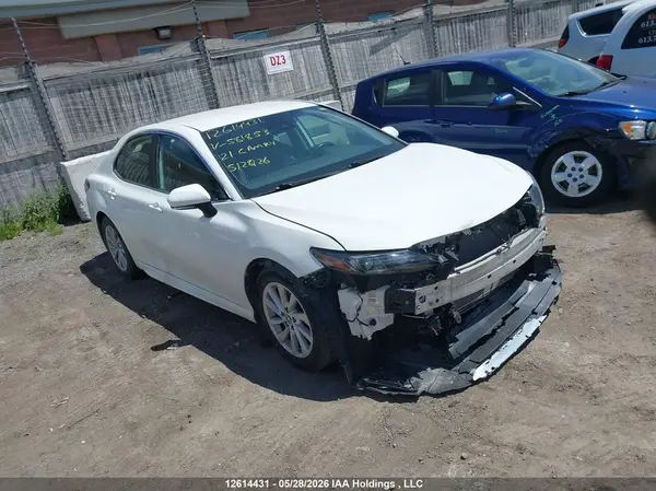 4T1G11AK2MU581853 2021 TOYOTA CAMRY - Image 1