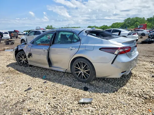 4T1G11AK2MU581884 2021 TOYOTA CAMRY - Image 2