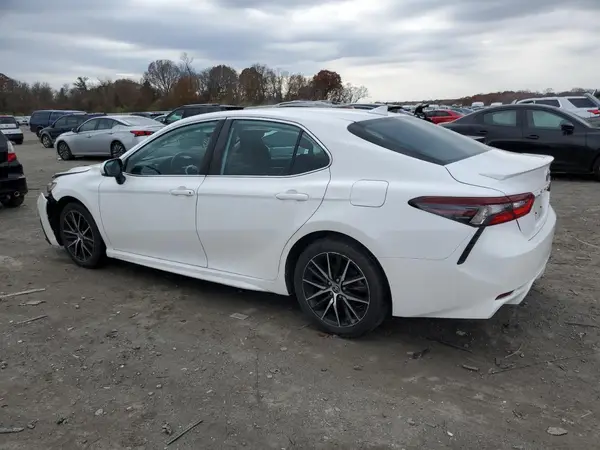 4T1G11AK2MU585756 2021 TOYOTA CAMRY - Image 2