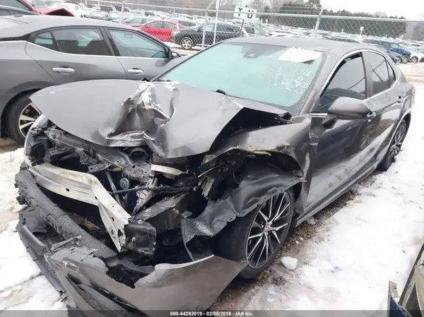 4T1G11AK2MU586907 2021 TOYOTA CAMRY - Image 2