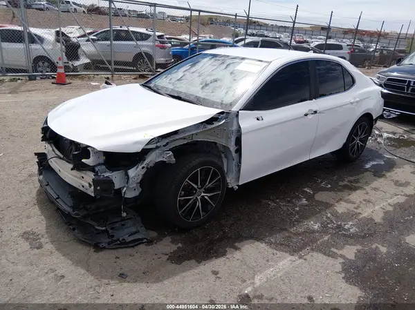 4T1G11AK2MU587636 2021 TOYOTA CAMRY - Image 2