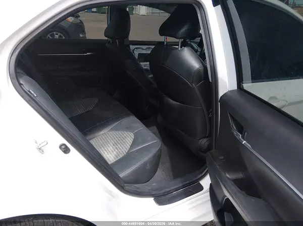 4T1G11AK2MU587636 2021 TOYOTA CAMRY - Image 8