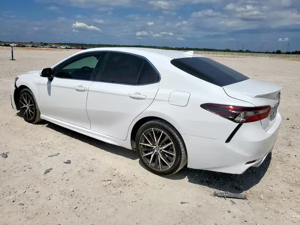 4T1G11AK2MU588012 2021 TOYOTA CAMRY - Image 2