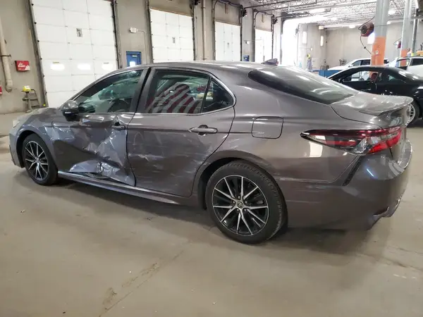 4T1G11AK2MU589371 2021 TOYOTA CAMRY - Image 2