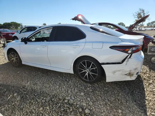 4T1G11AK2MU594067 2021 TOYOTA CAMRY - Image 2