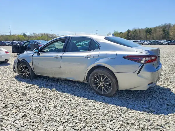 4T1G11AK2MU594733 2022 TOYOTA CAMRY - Image 2