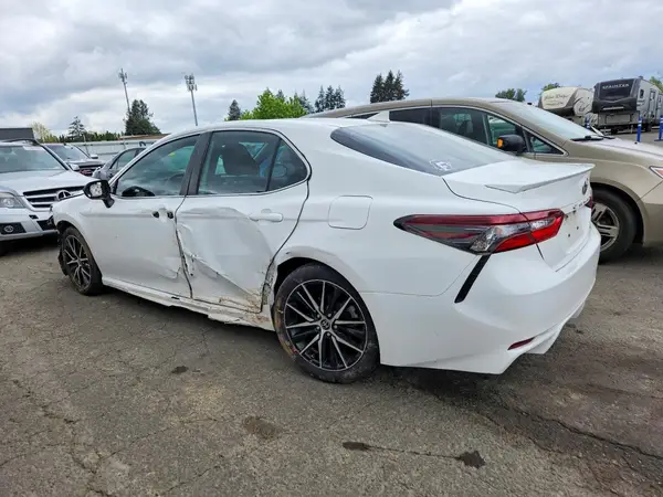 4T1G11AK2MU595705 2021 TOYOTA CAMRY - Image 2