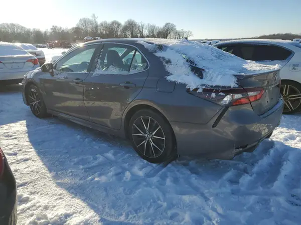4T1G11AK2MU595848 2021 TOYOTA CAMRY - Image 2