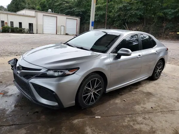 4T1G11AK2MU596935 2021 TOYOTA CAMRY - Image 1