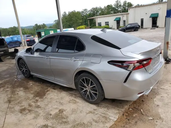 4T1G11AK2MU596935 2021 TOYOTA CAMRY - Image 2