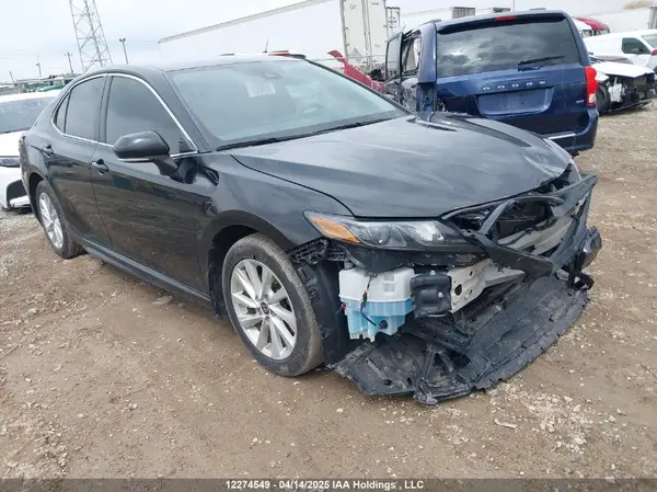 4T1G11AK2MU597244 2021 TOYOTA CAMRY - Image 1