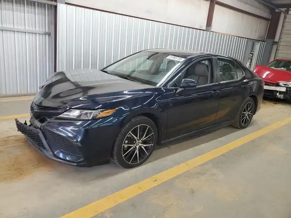4T1G11AK2MU599351 2021 TOYOTA CAMRY - Image 1