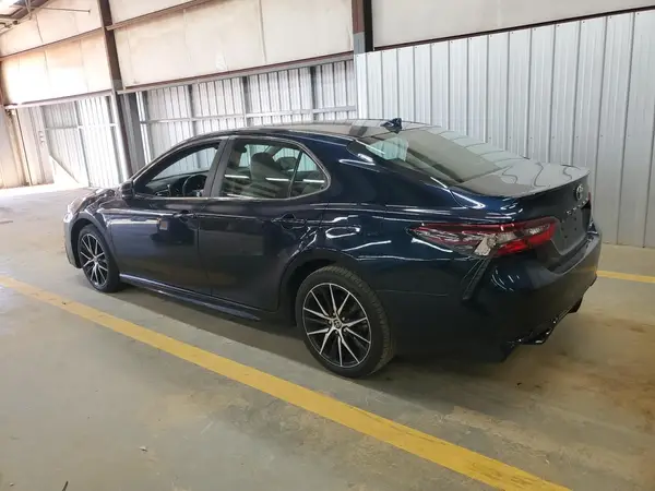 4T1G11AK2MU599351 2021 TOYOTA CAMRY - Image 2
