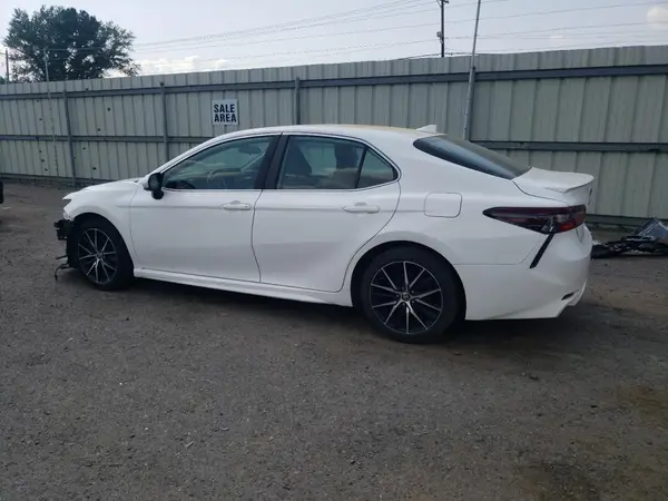 4T1G11AK2MU603253 2021 TOYOTA CAMRY - Image 2