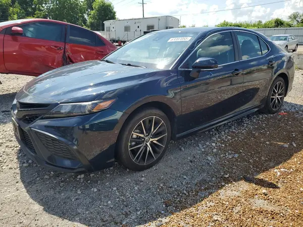 4T1G11AK2MU603267 2021 TOYOTA CAMRY - Image 1