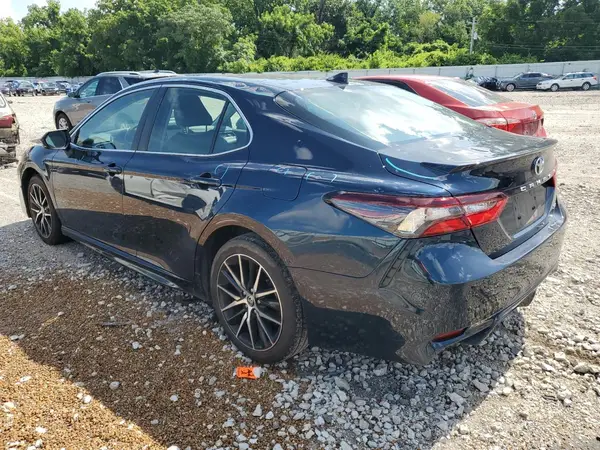 4T1G11AK2MU603267 2021 TOYOTA CAMRY - Image 2
