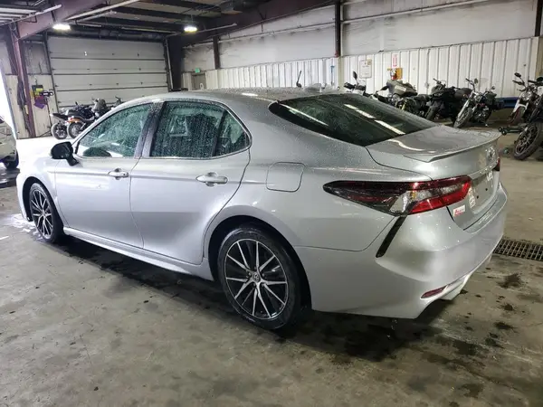 4T1G11AK2MU603317 2021 TOYOTA CAMRY - Image 2
