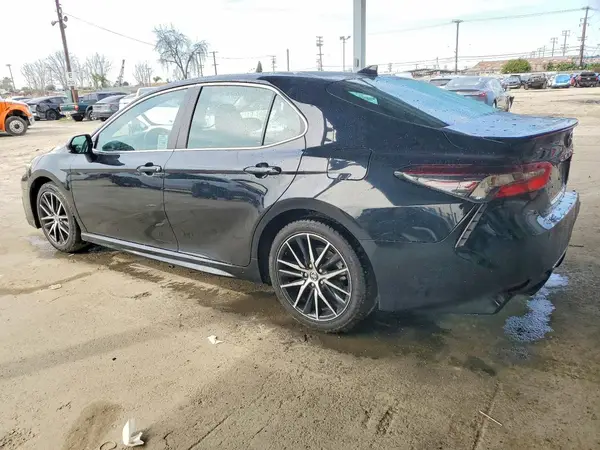 4T1G11AK2MU603575 2021 TOYOTA CAMRY - Image 2