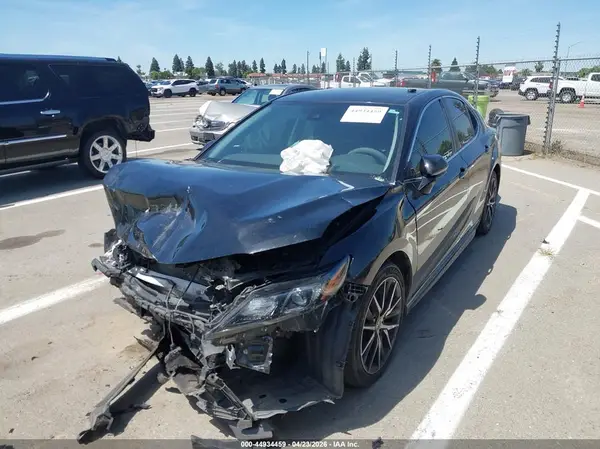 4T1G11AK2MU604788 2021 TOYOTA CAMRY - Image 2