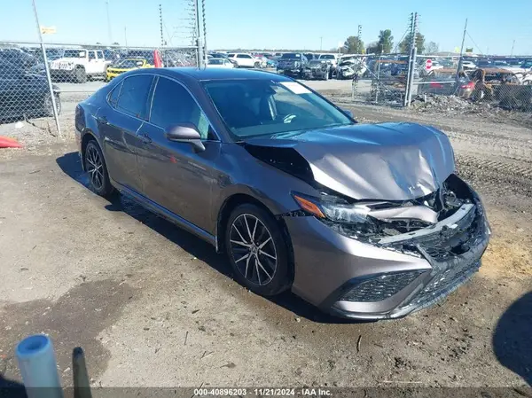 4T1G11AK2MU606542 2021 TOYOTA CAMRY - Image 1