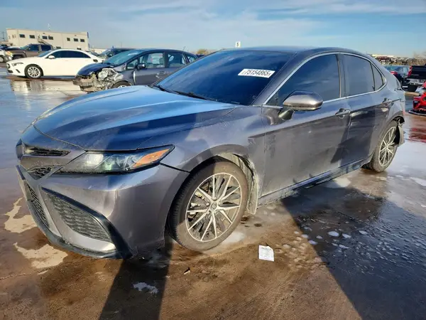 4T1G11AK2MU606833 2021 TOYOTA CAMRY - Image 1