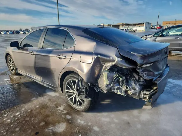 4T1G11AK2MU606833 2021 TOYOTA CAMRY - Image 2