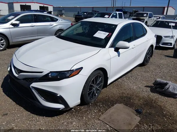 4T1G11AK2MU608243 2021 TOYOTA CAMRY - Image 2