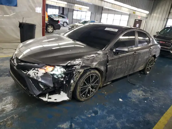 4T1G11AK2MU608422 2021 TOYOTA CAMRY - Image 1