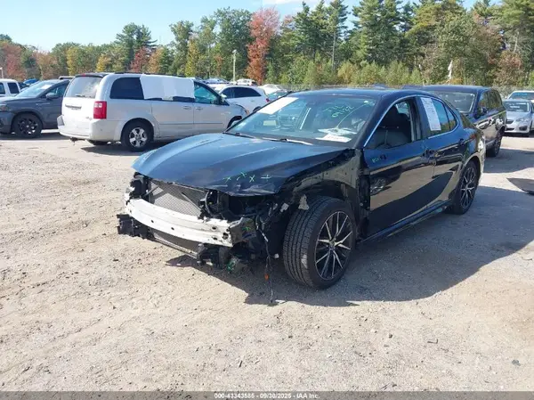 4T1G11AK2MU608758 2021 TOYOTA CAMRY - Image 2