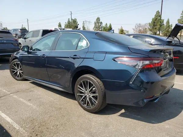 4T1G11AK2MU610896 2021 TOYOTA CAMRY - Image 2