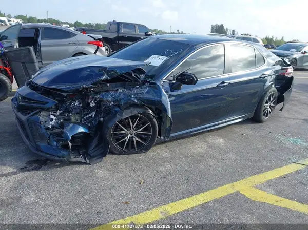 4T1G11AK2MU616519 2021 TOYOTA CAMRY - Image 2