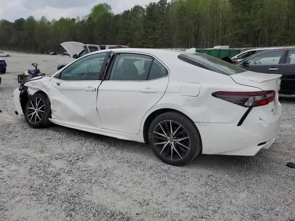 4T1G11AK2NU001082 2022 TOYOTA CAMRY - Image 2