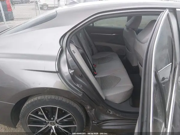 4T1G11AK2NU002040 2022 TOYOTA CAMRY - Image 8