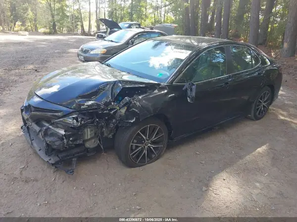 4T1G11AK2NU004919 2022 TOYOTA CAMRY - Image 2