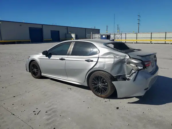 4T1G11AK2NU007383 2022 TOYOTA CAMRY - Image 2