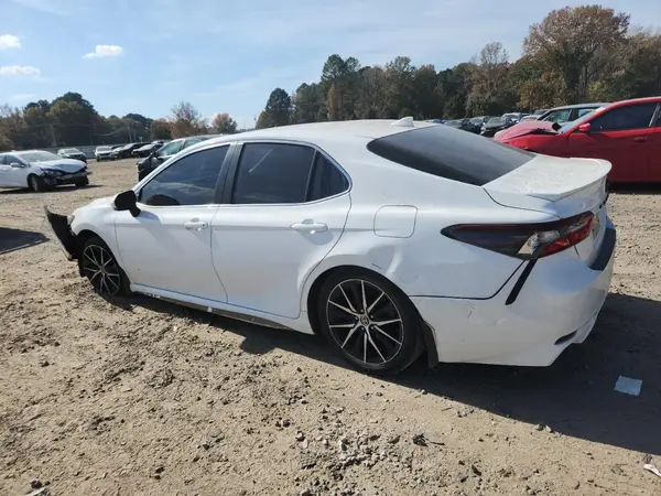 4T1G11AK2NU008422 2022 TOYOTA CAMRY - Image 2