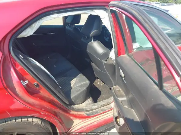 4T1G11AK2NU023647 2022 TOYOTA CAMRY - Image 8