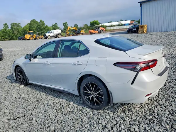 4T1G11AK2NU024782 2022 TOYOTA CAMRY - Image 2