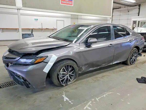 4T1G11AK2NU029285 2022 TOYOTA CAMRY - Image 1