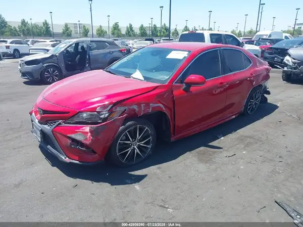 4T1G11AK2NU035507 2022 TOYOTA CAMRY - Image 2