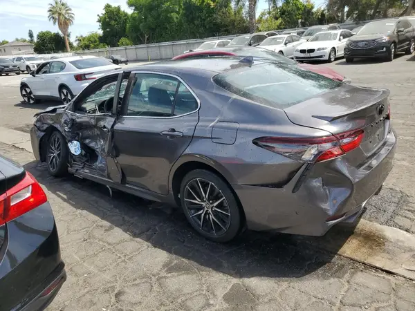 4T1G11AK2NU037077 2022 TOYOTA CAMRY - Image 2